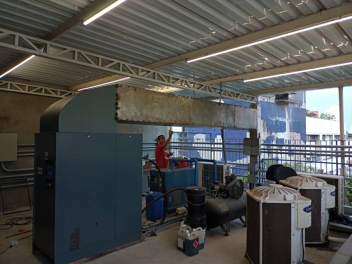 Estrutura metálica e telhado industrial da SS Serralheria